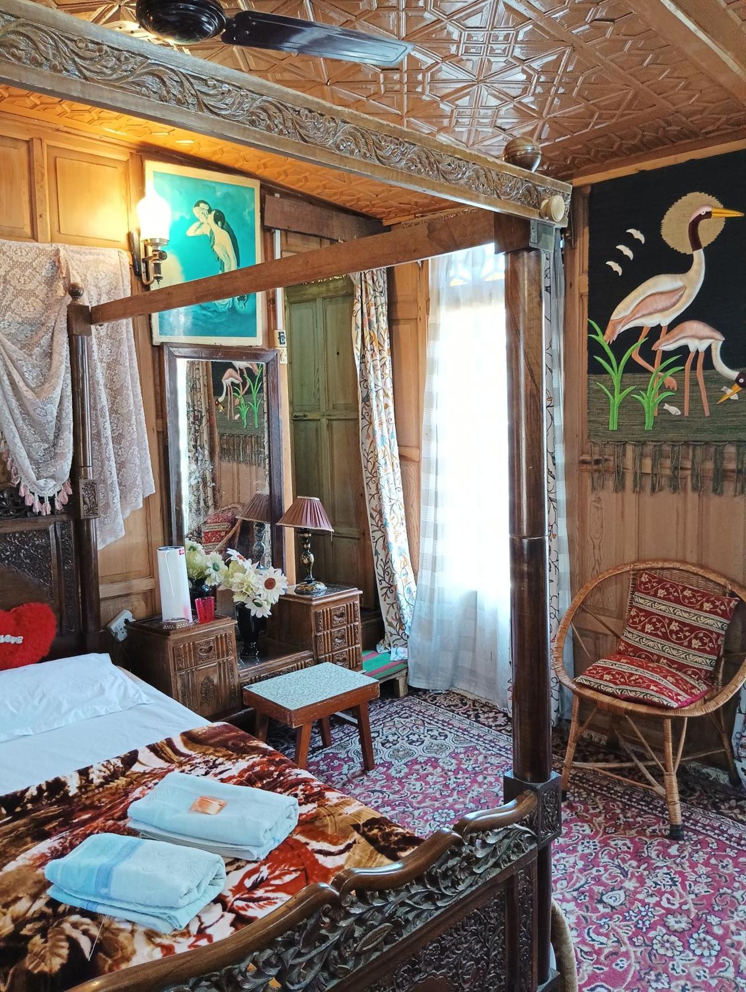 New Minar Group Of Houseboats Otel Srīnagar Dış mekan fotoğraf