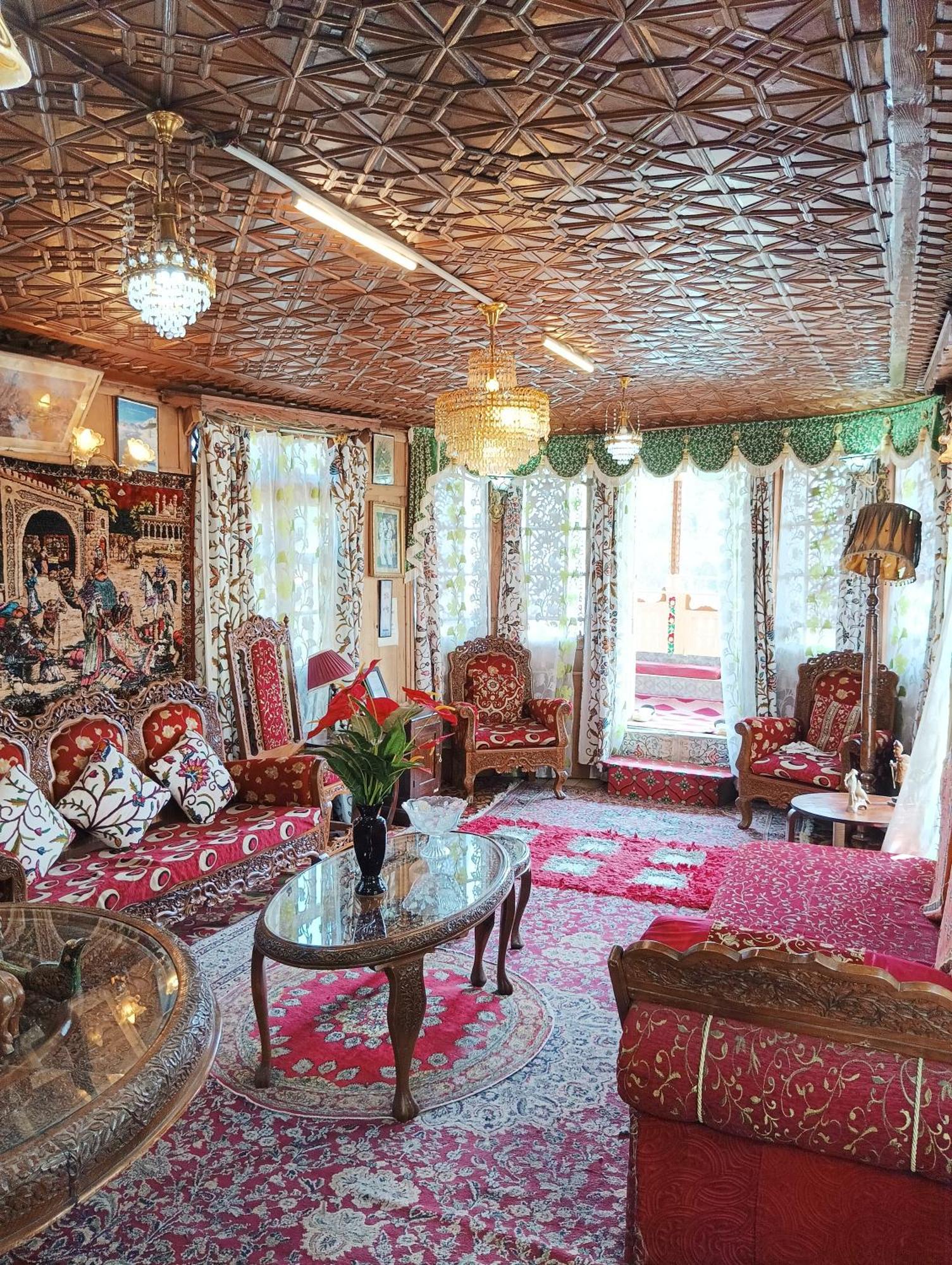 New Minar Group Of Houseboats Otel Srīnagar Dış mekan fotoğraf